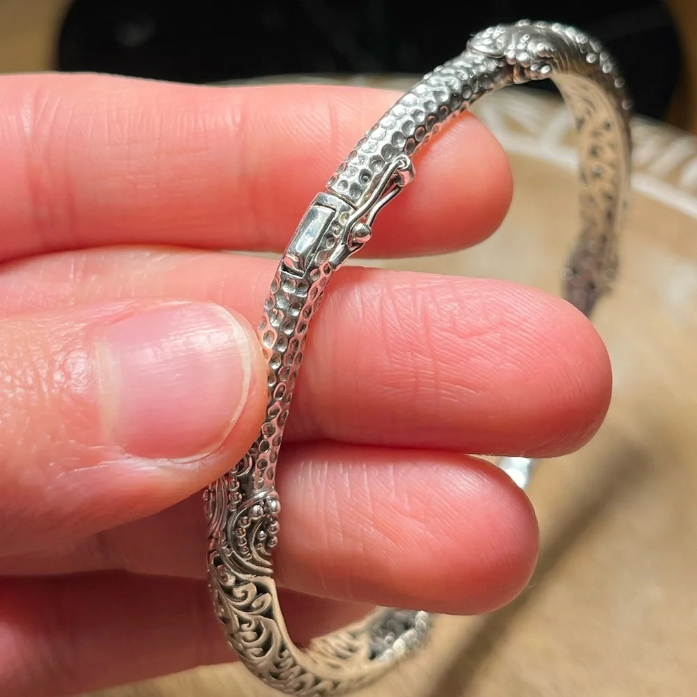 Sarda Artisan Sterling Silver Cut Out Filigree Scroll Hinged Bangle - Picture 14 of 16